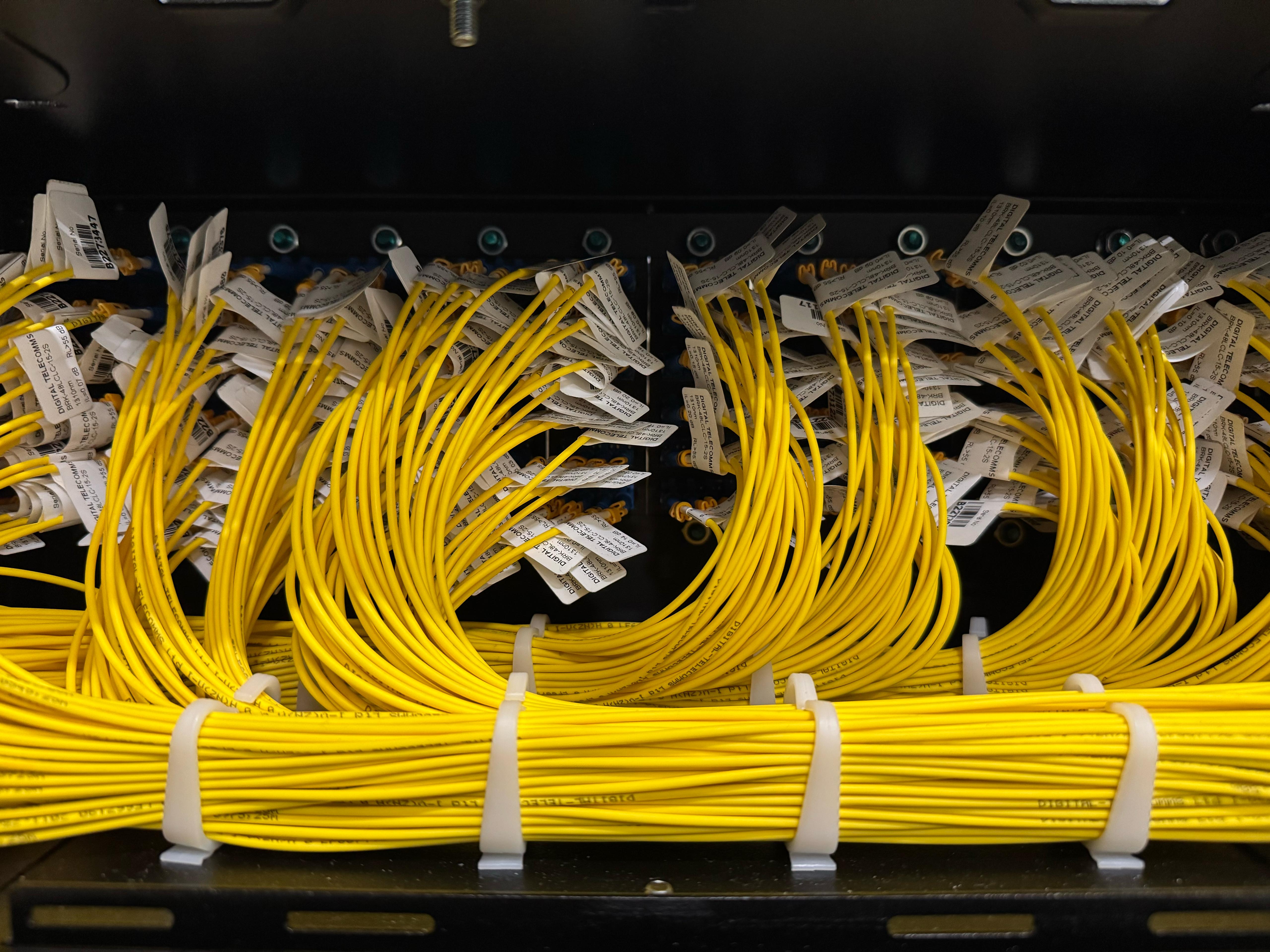 Optic fibre cabling